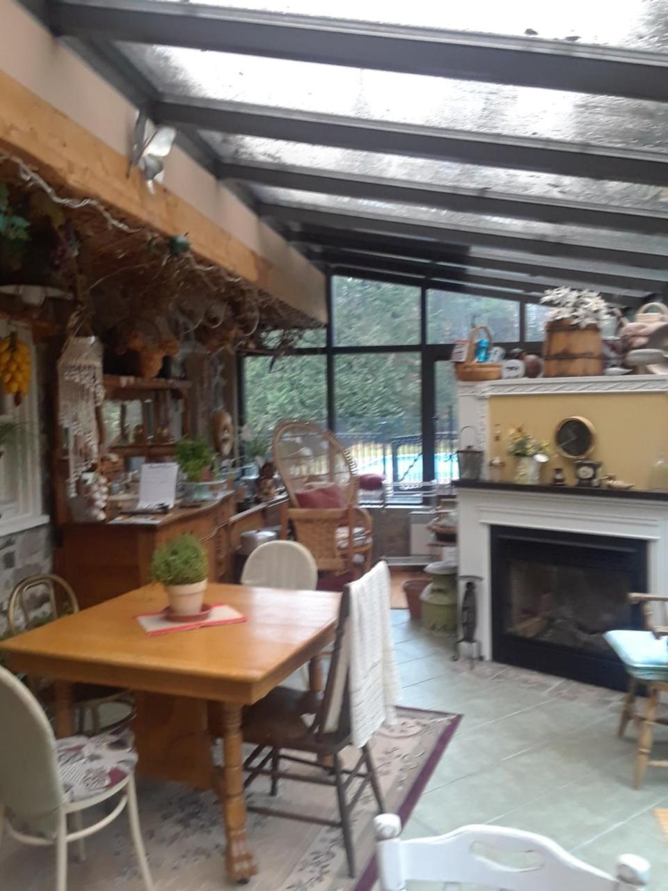 Auberge Bonne Nuit-Bonjour Sainte-Adèle Exteriör bild